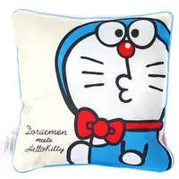Cushion - Doraemon / Hello Kitty