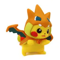 Trading Figure - Pokémon / Pikachu & Charizard