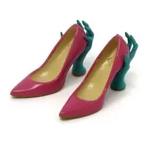 Trading Figure - ha za ma heel pumps collection