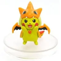 Trading Figure - Pokémon / Pikachu & Charizard