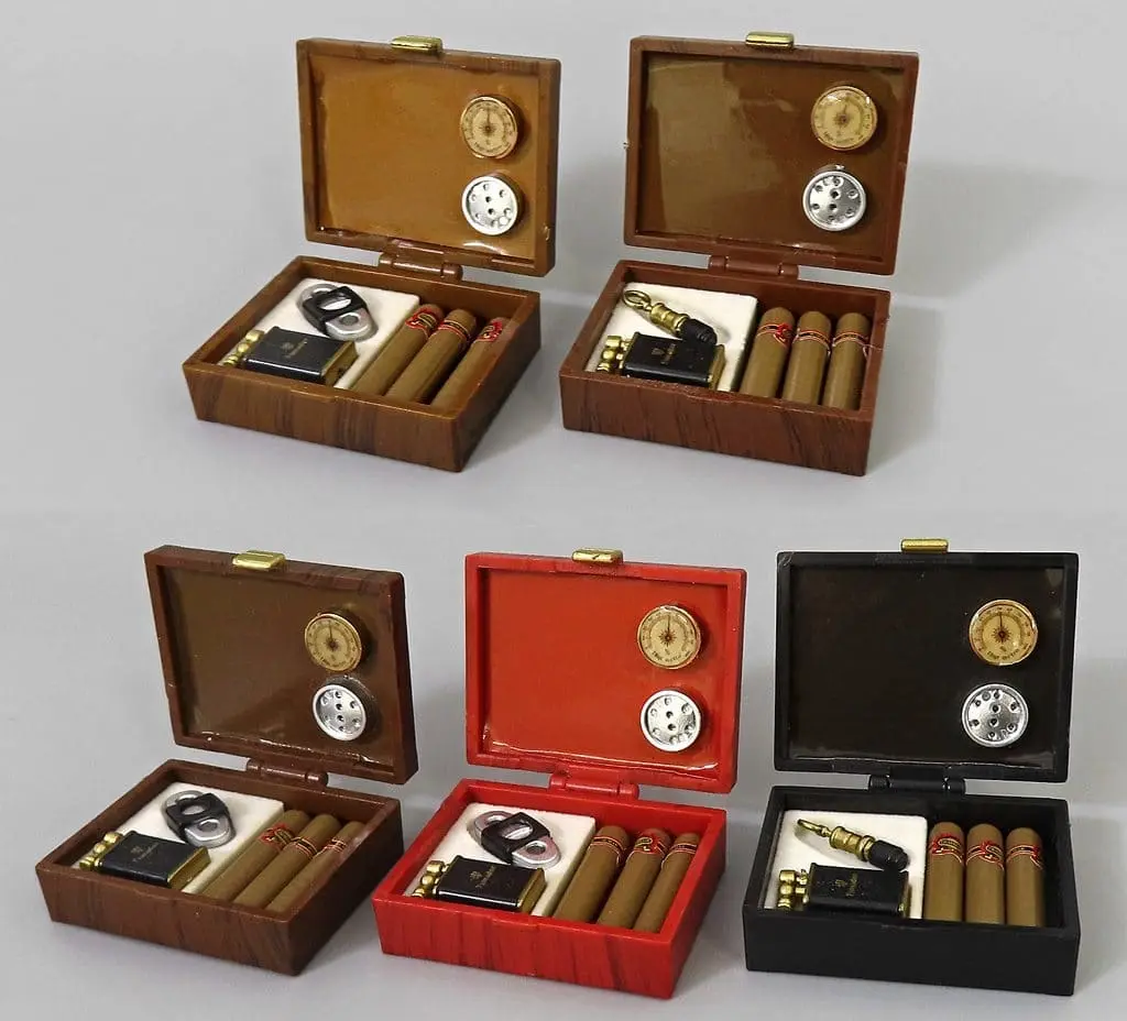 Trading Figure - miniature cigar set