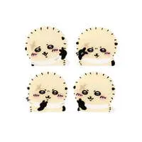 Badge - Chiikawa / Rakko