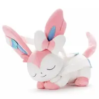 Suya Suya Sleeping Friend Plush - Pokémon / Sylveon