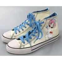 Clothes - Hello Kitty to Issho!