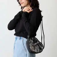 Magical Chiikawa Shoulder Bag (Heart / Black)