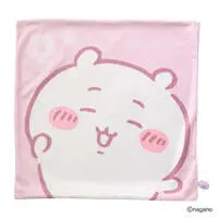 Chiikawa Cushion Cover (Chiikawa Flower)