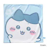Chiikawa Cushion Cover (Hachiware Flower)