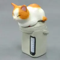 Trading Figure - The cat's home position