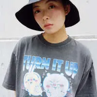 Chiikawa T-shirt TURN IT UP (Charcoal) - L