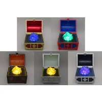 Trading Figure - It Glows! Treasure Box!